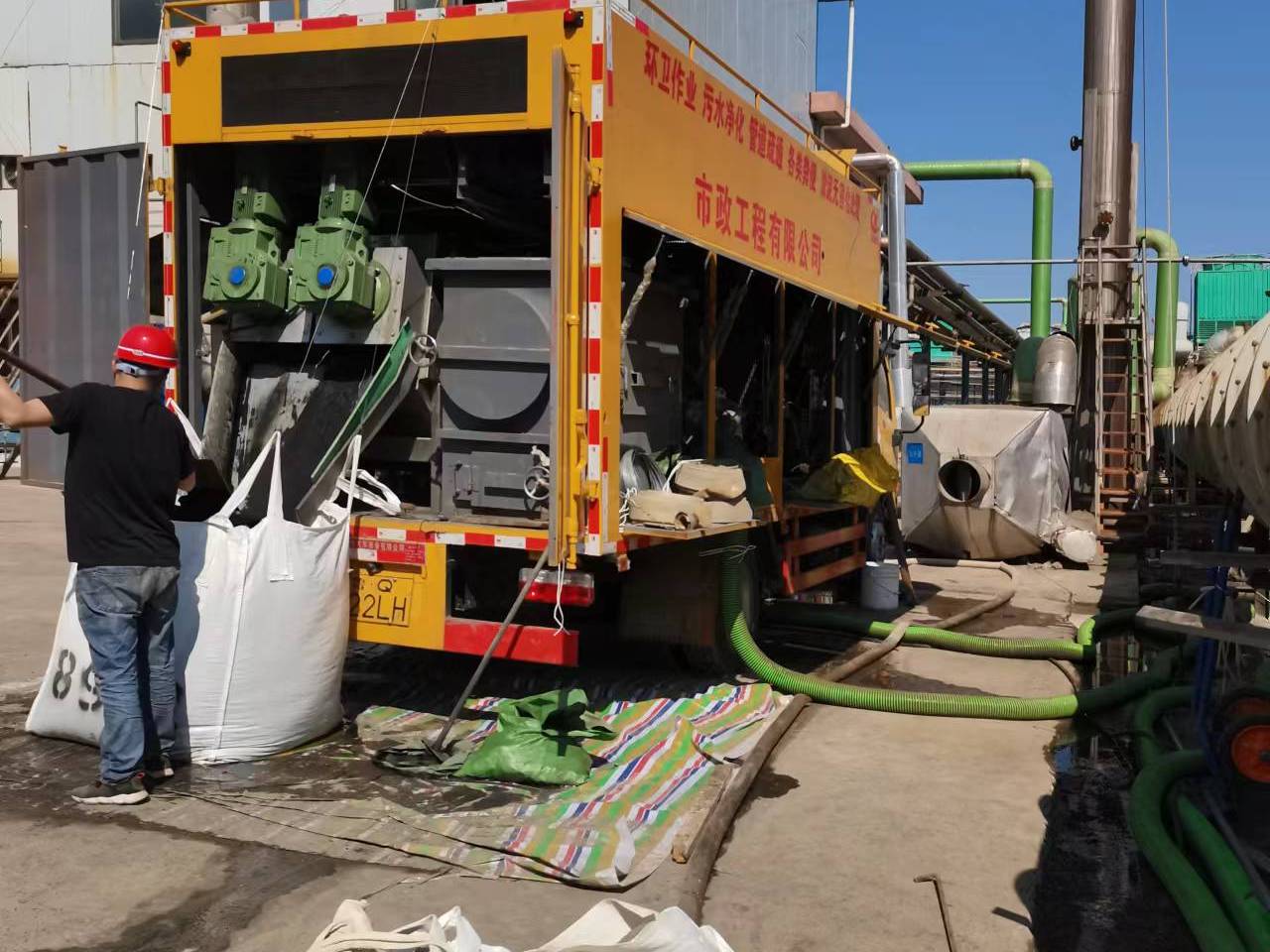 南康淤泥压干处理